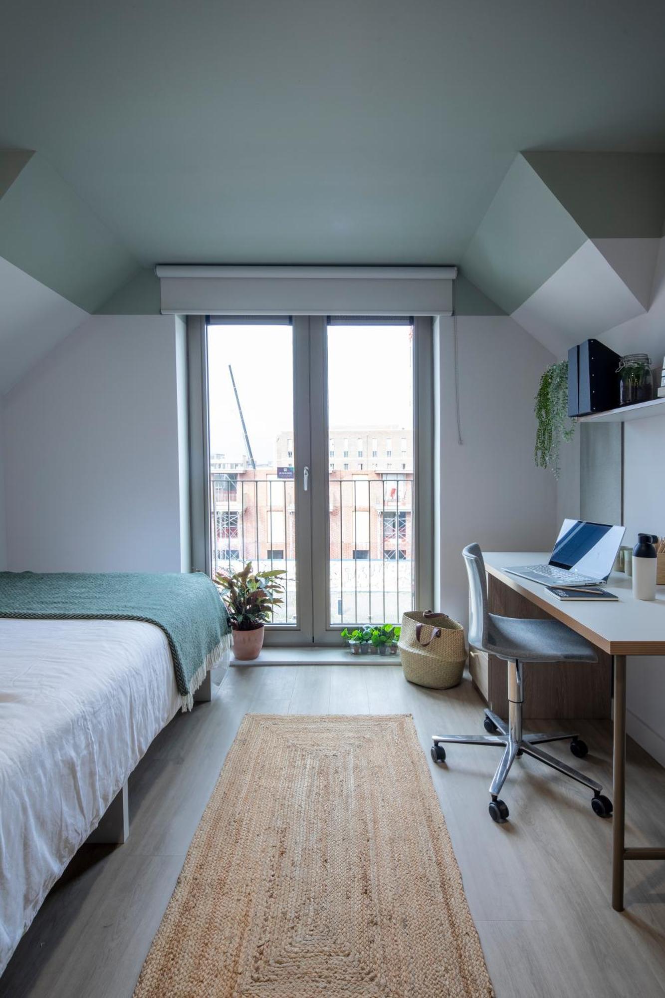 Капсульный отель Keel House Modern